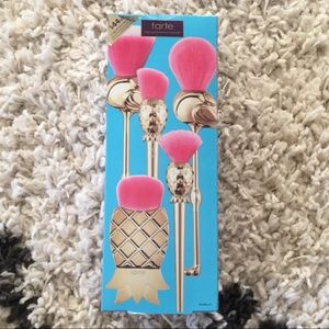 Tarte flamingo brush set